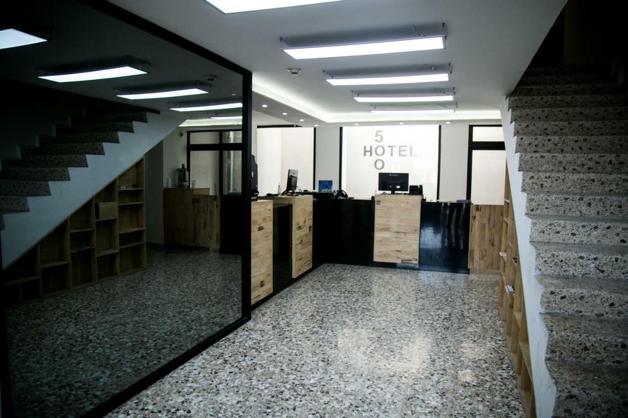 Booking 500 Monterrei Exterior foto