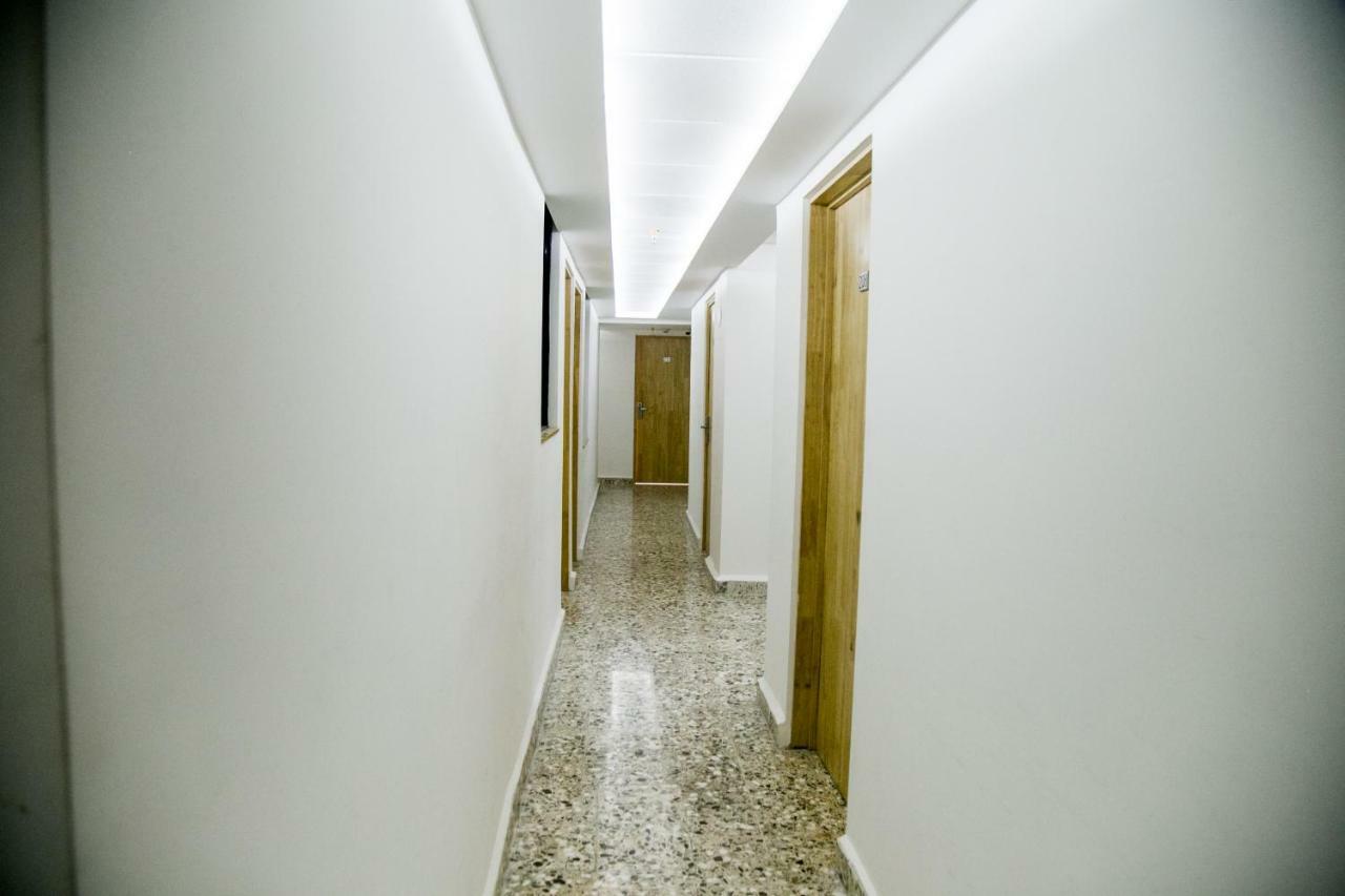 Booking 500 Monterrei Exterior foto