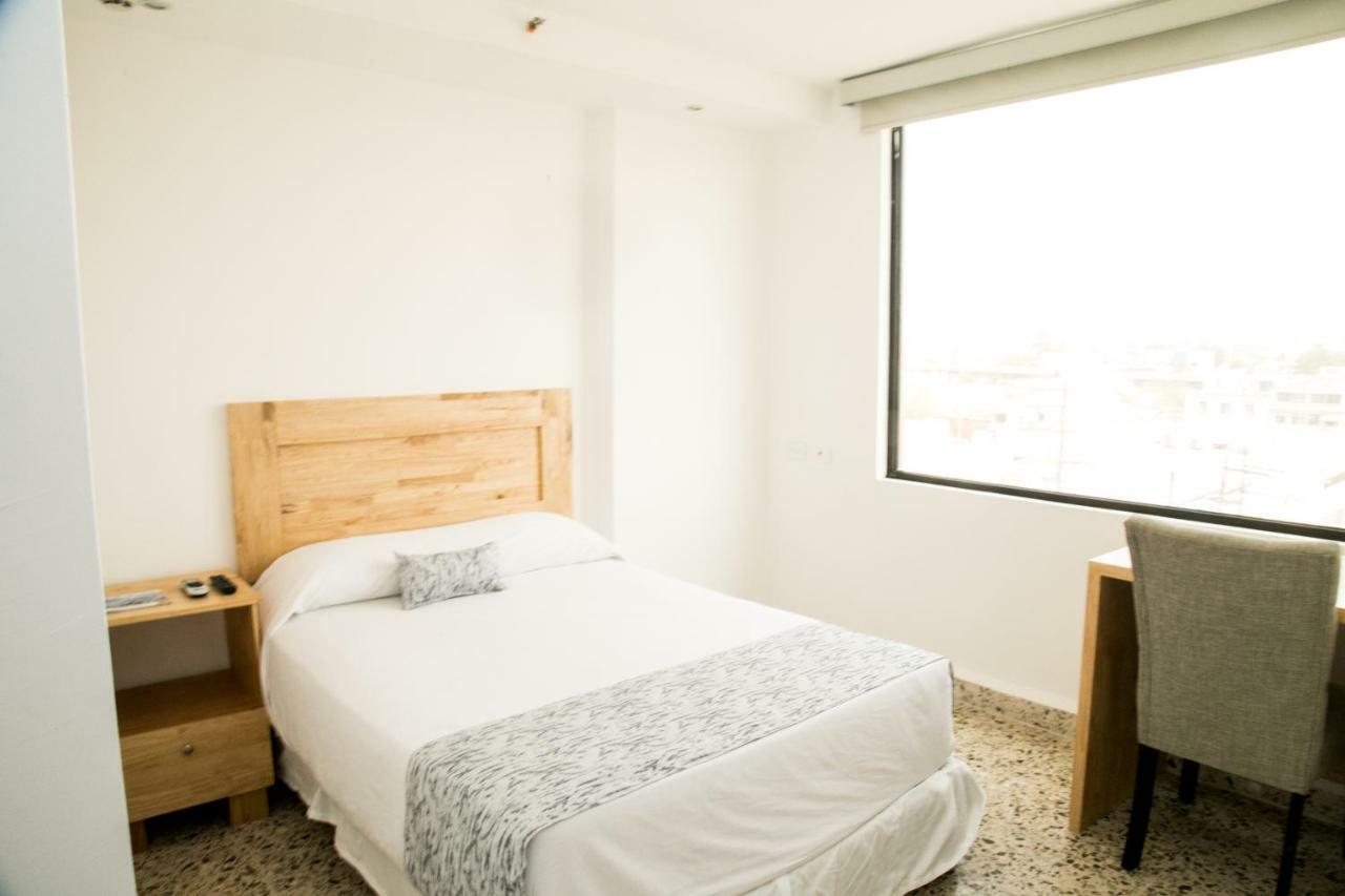 Booking 500 Monterrei Exterior foto