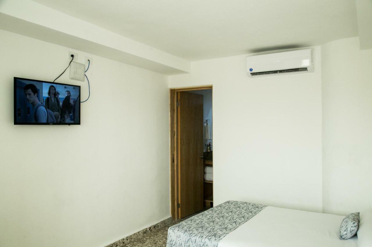 Booking 500 Monterrei Exterior foto