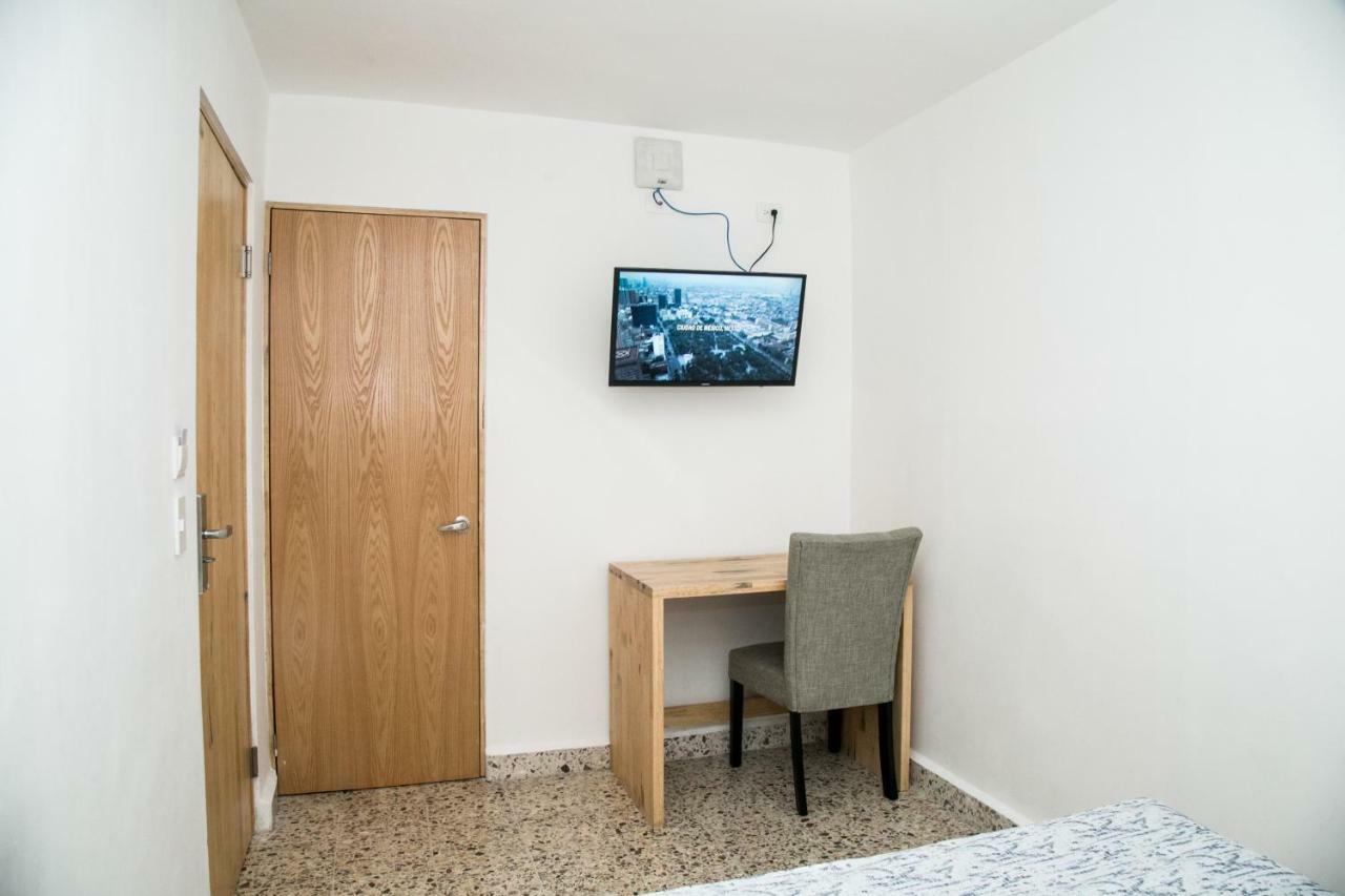 Booking 500 Monterrei Exterior foto