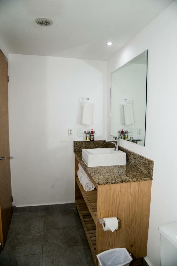 Booking 500 Monterrei Exterior foto