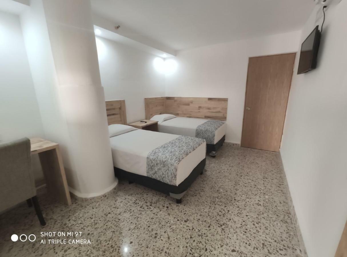 Booking 500 Monterrei Exterior foto