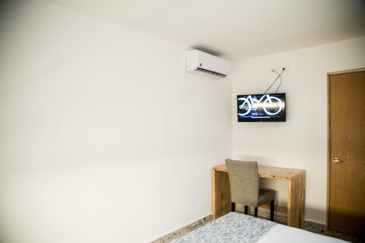 Booking 500 Monterrei Exterior foto